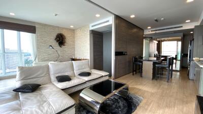 Stunning BEACHFRONT two-bedrooms condo in Jomtien!