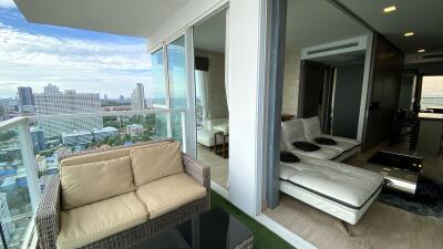 Stunning BEACHFRONT two-bedrooms condo in Jomtien!