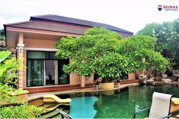 Luxury Bali style pool villa with 3 BR/4 Bath