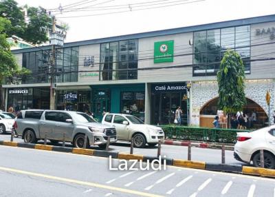 Asoke Road Gem: Captivating Street View, Perfect for Business - Grab Your Prime Spot Now