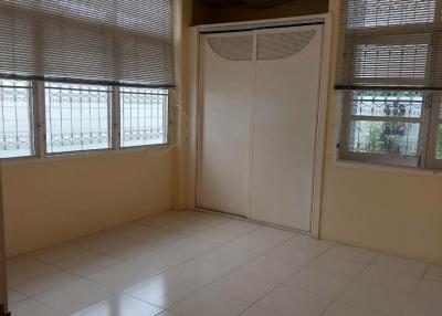 Detached House, Near KIS International School, Huai Khwang