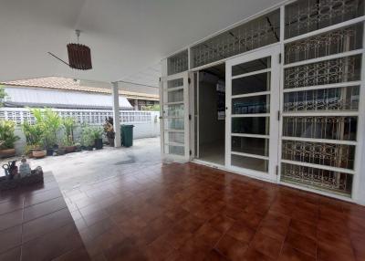 Detached House, Near KIS International School, Huai Khwang