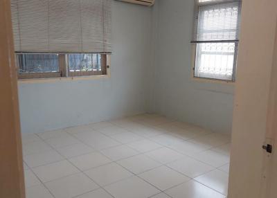 Detached House, Near KIS International School, Huai Khwang