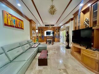 3 Bedrooms House in Supanuch Village East Pattaya H008457