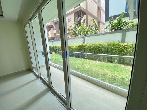 2 Bedrooms Condo in Grand Avenue Central Pattaya C011081