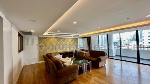 Newly renovated Big 3-Bedrooms Condo - Sukhumvit soi 11