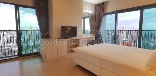 3-Bedrooms on high floor- Noble Remix Condominium - Sukhumvit 36