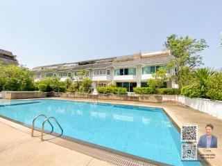 Selling a modern-style house in a village with a swimming pool, located in Thonglor Soi (Sukhumvit 55).