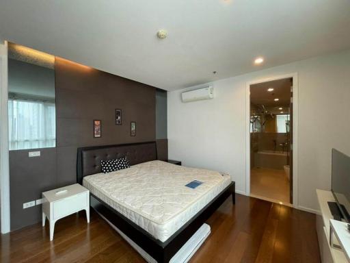 For Sale and Rent Bangkok Condo 15 Sukhumvit Residences Sukhumvit 15 BTS Nana Watthana