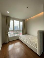 For Sale and Rent Bangkok Condo 15 Sukhumvit Residences Sukhumvit 15 BTS Nana Watthana