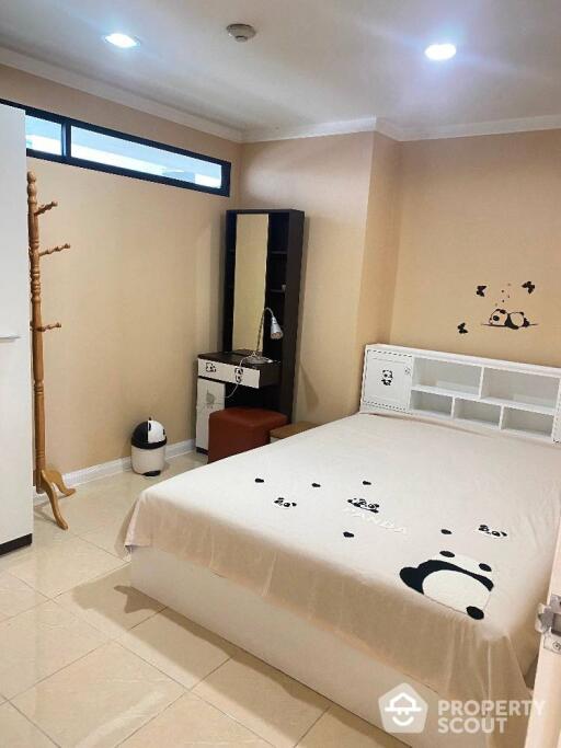 2-BR Condo at Supalai Place Sukhumvit 39 near BTS Phrom Phong