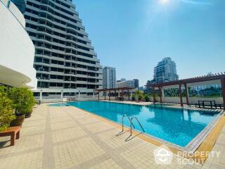 2-BR Condo at Supalai Place Sukhumvit 39 near BTS Phrom Phong