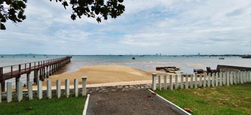 4Bedrooms for Sale in Bangsaray Condo