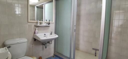 4Bedrooms for Sale in Bangsaray Condo