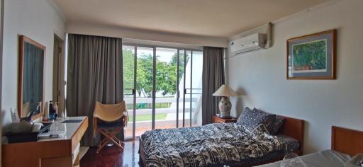 4Bedrooms for Sale in Bangsaray Condo