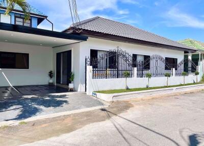 3 Bedrooms Villa / Single House in Chatkaew Village East Pattaya H011268