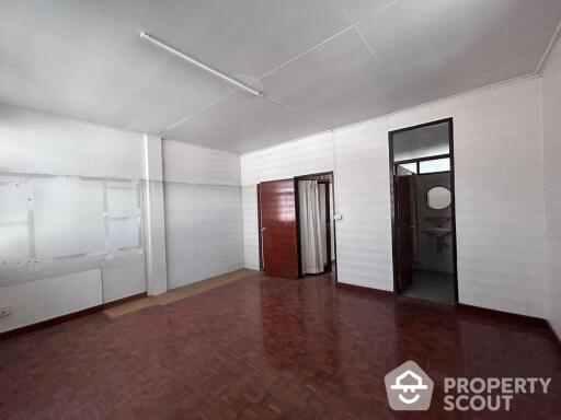 5-BR House close to Thong Lo