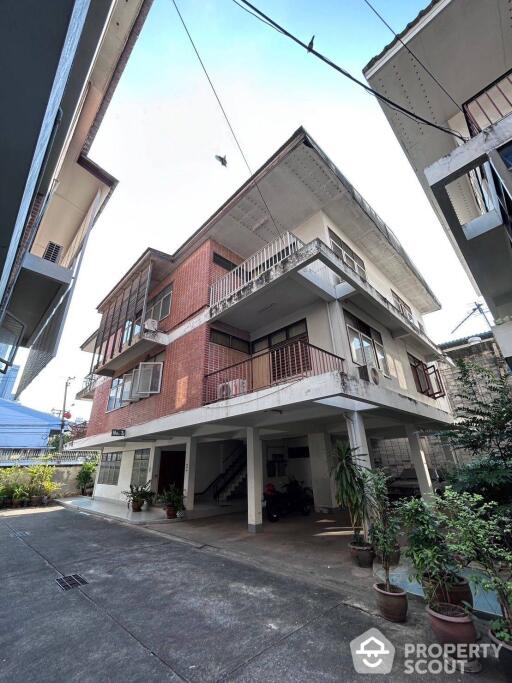 5-BR House close to Thong Lo