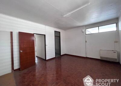 5-BR House close to Thong Lo