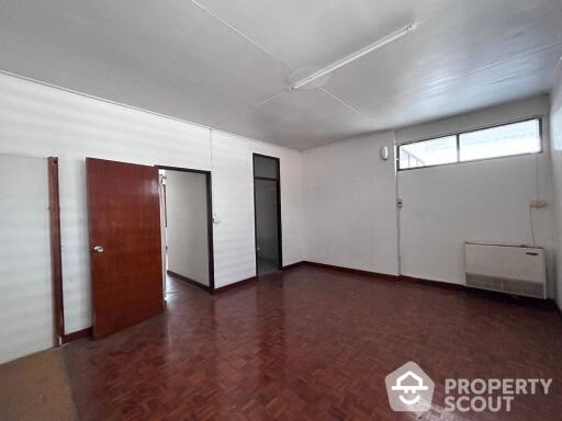 5-BR House close to Thong Lo