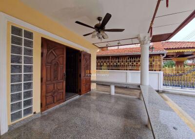 4 Bedrooms Villa / Single House in Eakmongkol Thepprasit Jomtien H011260