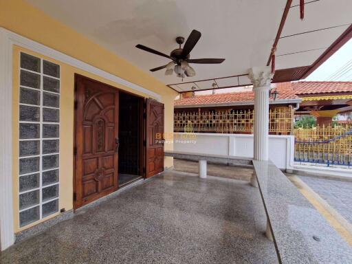 4 Bedrooms Villa / Single House in Eakmongkol Thepprasit Jomtien H011260