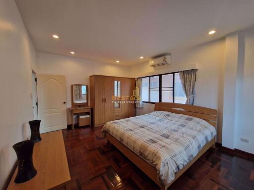 4 Bedrooms Villa / Single House in Eakmongkol Thepprasit Jomtien H011260