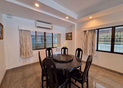 4 Bedrooms Villa / Single House in Eakmongkol Thepprasit Jomtien H011260