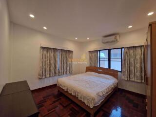 4 Bedrooms Villa / Single House in Eakmongkol Thepprasit Jomtien H011260