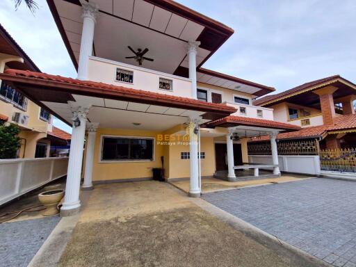 4 Bedrooms Villa / Single House in Eakmongkol Thepprasit Jomtien H011260