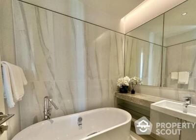 1-BR Condo at Kraam Sukhumvit 26 near BTS Phrom Phong