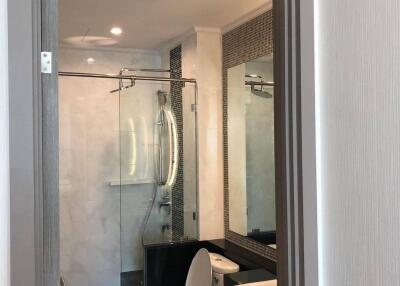 1-BR Condo at Supalai Oriental Sukhumvit 39 near MRT Phetchaburi