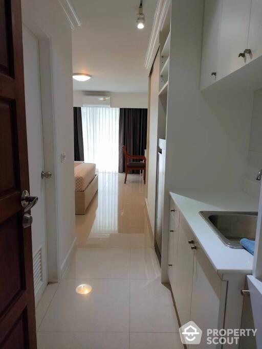 Studio Condo at Raintree Villa Sukhumvit 53 near BTS Thong Lor