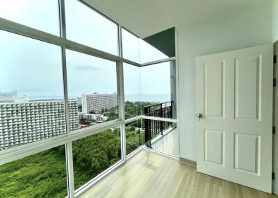 2 bedroom condo with beautiful view