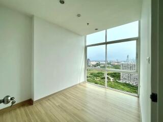 2 bedroom condo with beautiful view