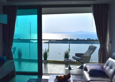 Beautiful 2 bedroom Condo with sea view
