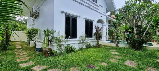 Pool Villa House for Sale in Na Jomtien