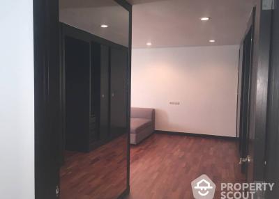 3-BR Condo at Avenue 61 Condominium near BTS Thong Lor