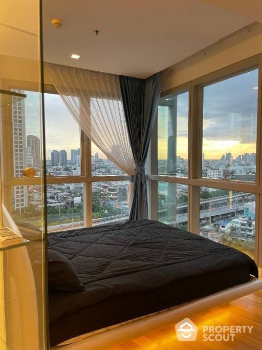 2-BR Condo at The River Condominium near BTS Saphan Taksin