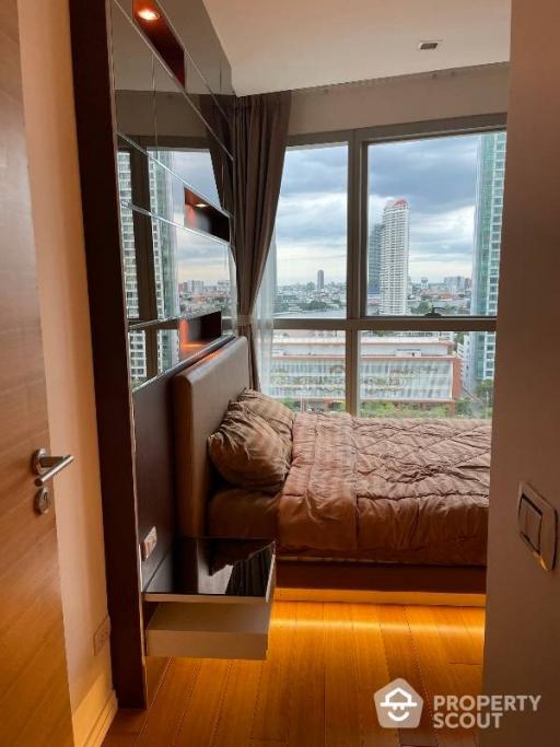 2-BR Condo at The River Condominium near BTS Saphan Taksin