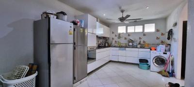 Executive Residence 4 Condo for Sale