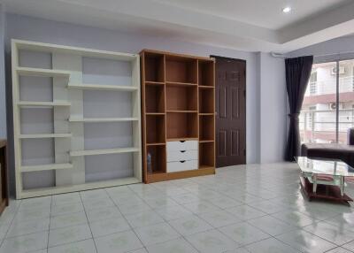 2 Bedrooms Condo for Sale in Rim Haad