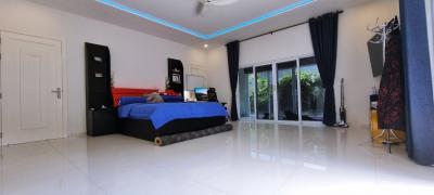 2 Bedrooms Thai Modern House for Sale