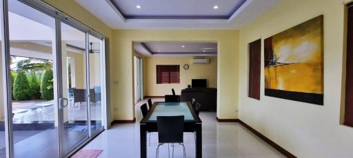 6 Bedrooms House for Sale in Huay Yai