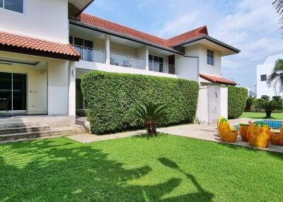 6 Bedrooms House for Sale in Huay Yai