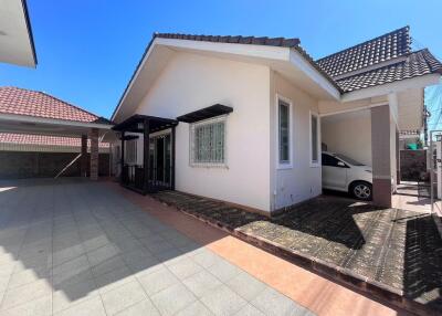 4 Bedrooms House for Sale in Pattaya