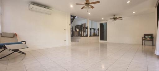 Central Pattaya 2 Storey House for Sale