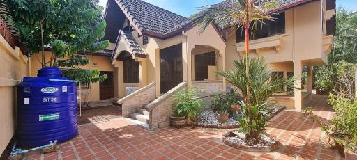 Central Pattaya 2 Storey House for Sale
