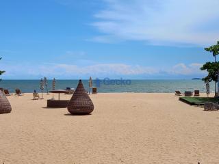 1 Bedroom Condo in Grand Florida Beachfront Condo Resort Na Jomtien C009280