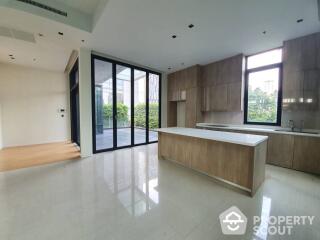 3-BR Condo at Circle Living Prototype New Petchburi near MRT Phetchaburi (ID 515683)